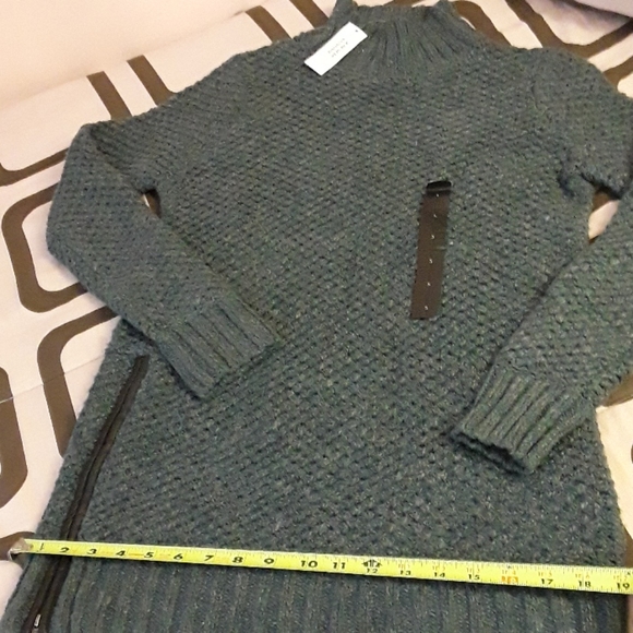 NWT Banana Republic Women's Mock-neck Sweater - Picture 7 of 12